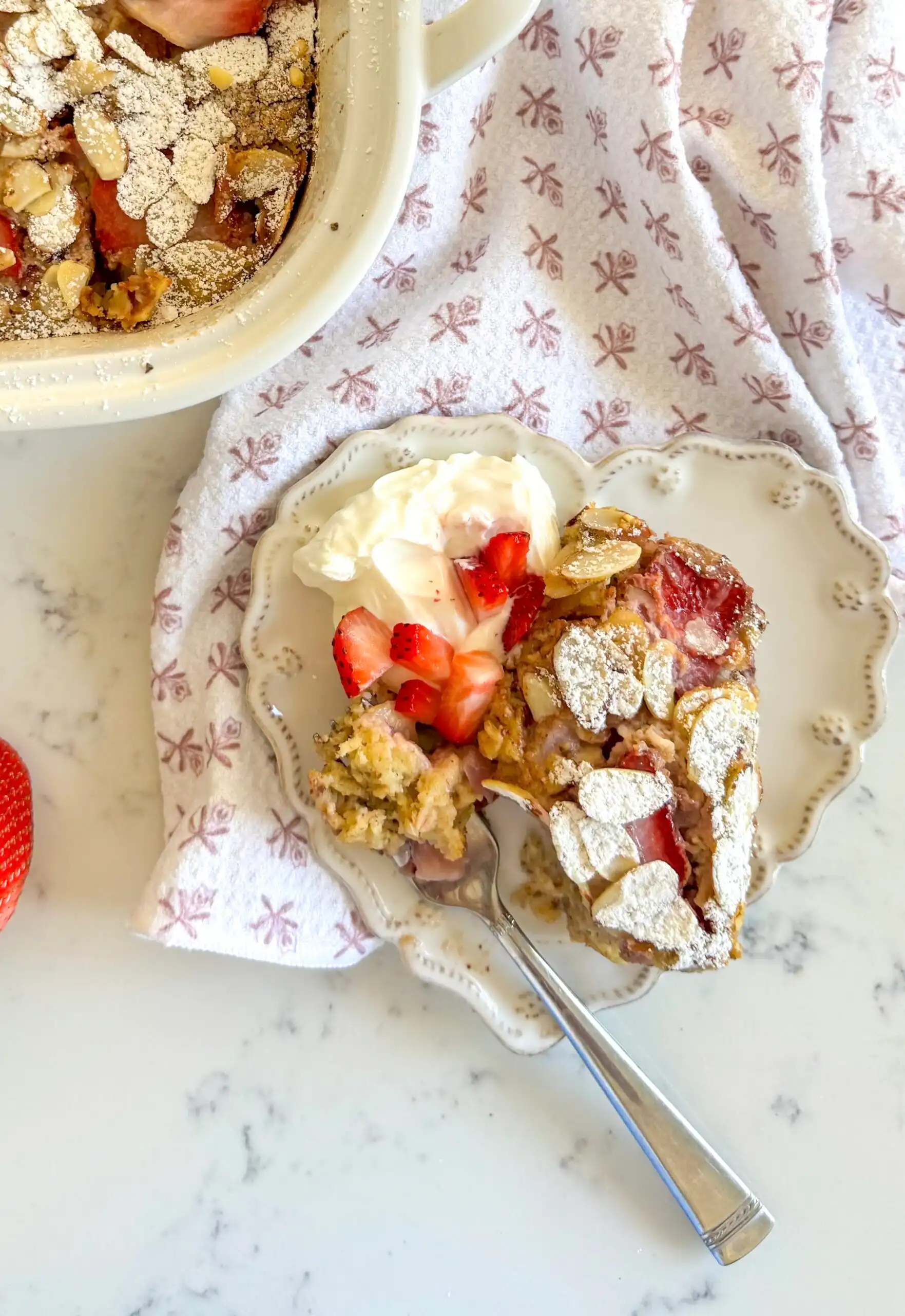 strawberry almond baked oats